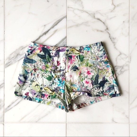 ZARA Floral Shorts - Picture 2 of 2